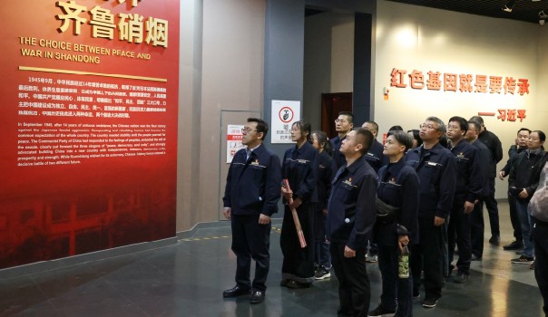 赓续红色英烈志  智芯奋进扬清风——尊龙抖圈官网设计党总支赴赤峰革命义士陵寝发展清明祭扫活动